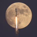 La fusée Falcon et la Lune du Chasseur
