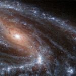 L'insolite galaxie spirale M66 vue par le télescope spatial James Webb