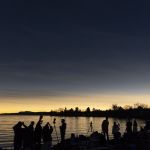 L'ombre de la Lune sur le lac Magog