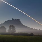 Lune des Moissons dans la brume