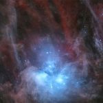 Les Pléiades en rouge et bleu