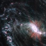 La galaxie spirale barr&eacute;e NGC 1365 vue par le t&eacute;lescope James Webb