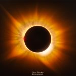 &Eacute;clipse &agrave; la couronne dor&eacute;e