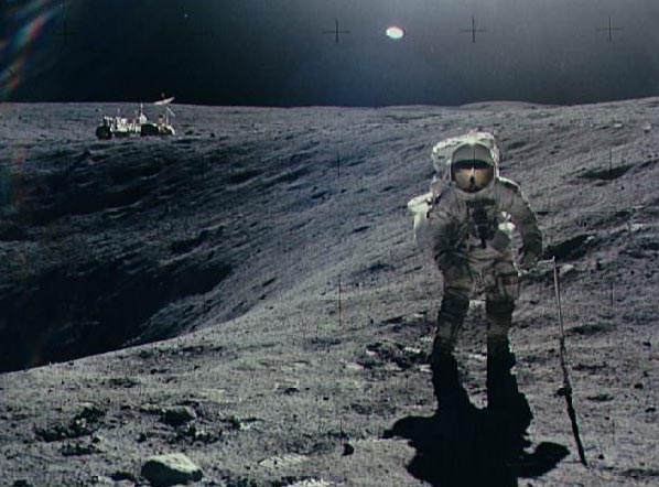 Apollo 16 : exploration du cratère Plum