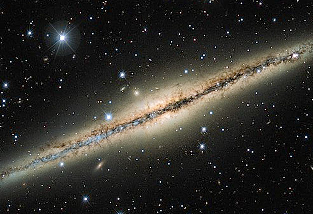 La poussière interstellaire de NGC 891