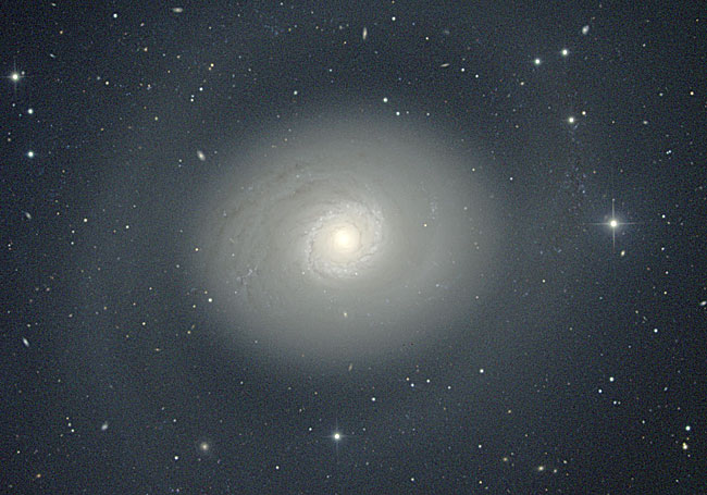 Naissance en masse dans la galaxie M 94 