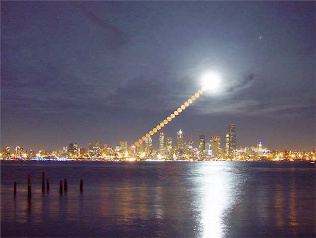 Lever de Lune sur Seattle