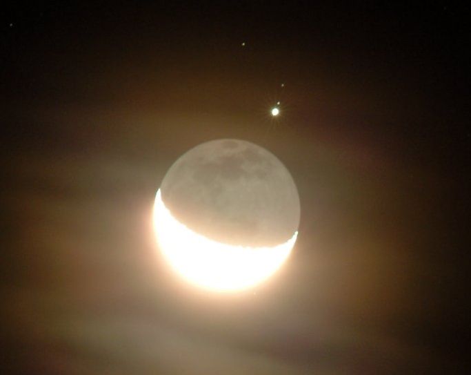 Jupiter et la lumière cendrée de la Lune