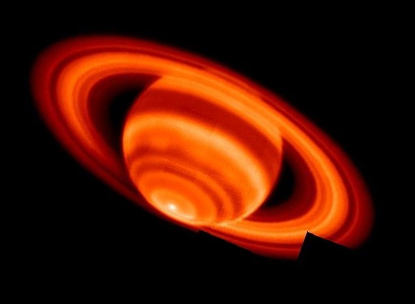 Saturne rouge