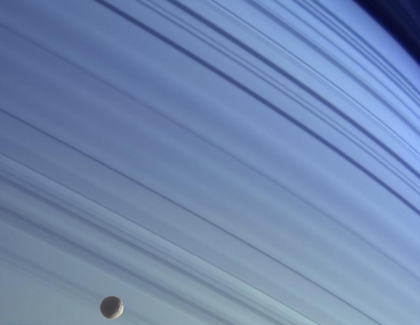 Saturne bleue