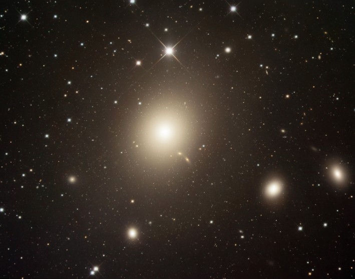 La galaxie elliptique M87