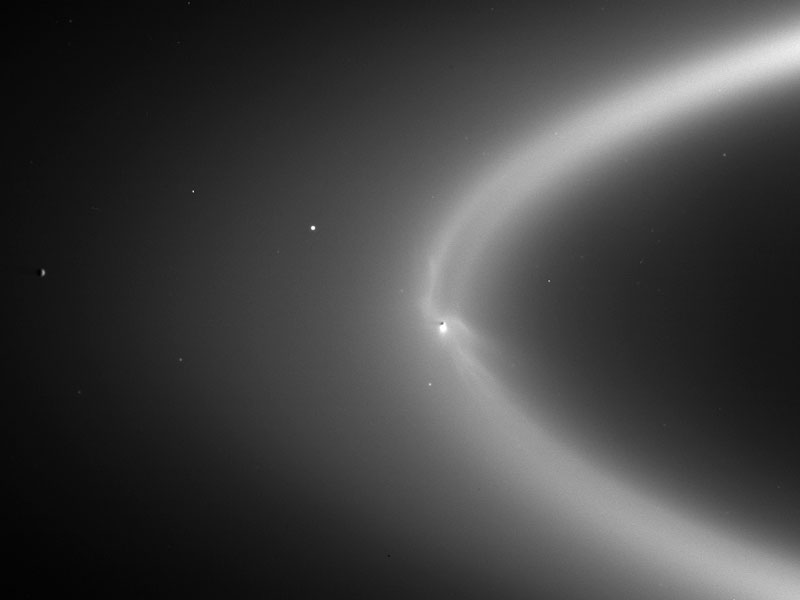 Encelade crée l’anneau E de Saturne
