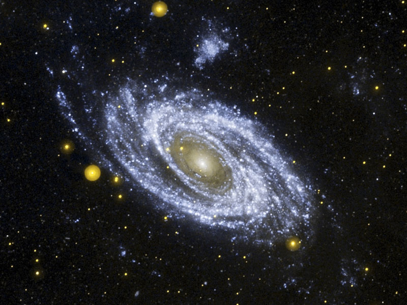 La brillante galaxie spirale M81 en ultraviolet