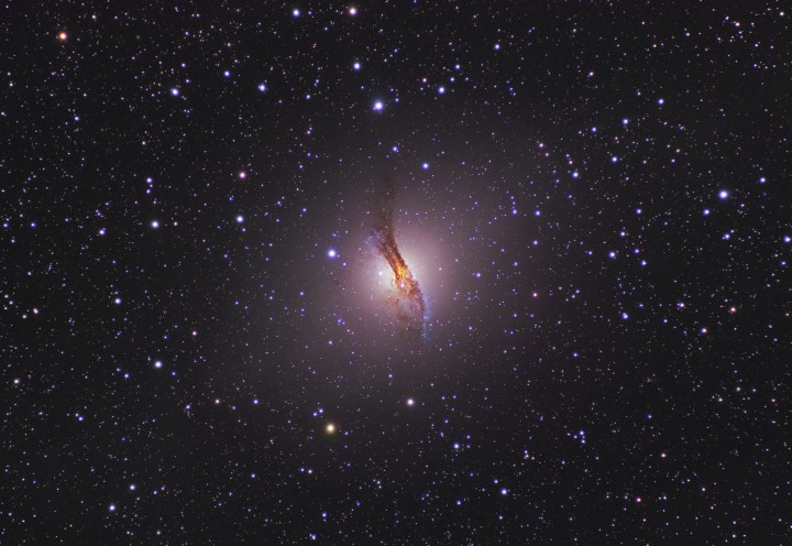 Centaurus A, fatras galactique 