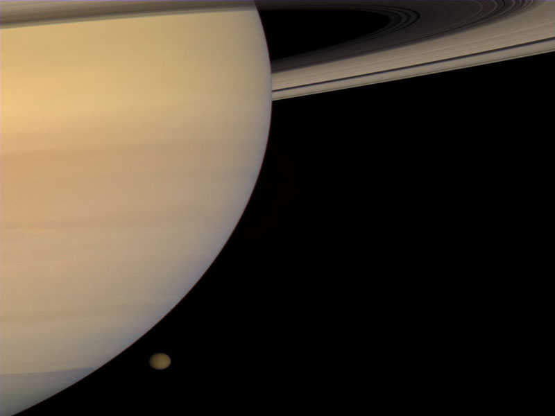 Saturne et Titan vus par Cassini