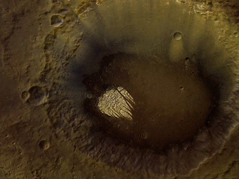 Mystérieux doigts de roche blanche sur Mars