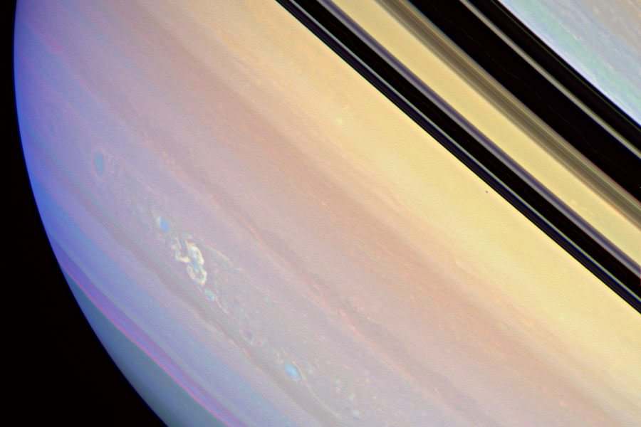 Système dépressionnaire orageux persistant sur Saturne