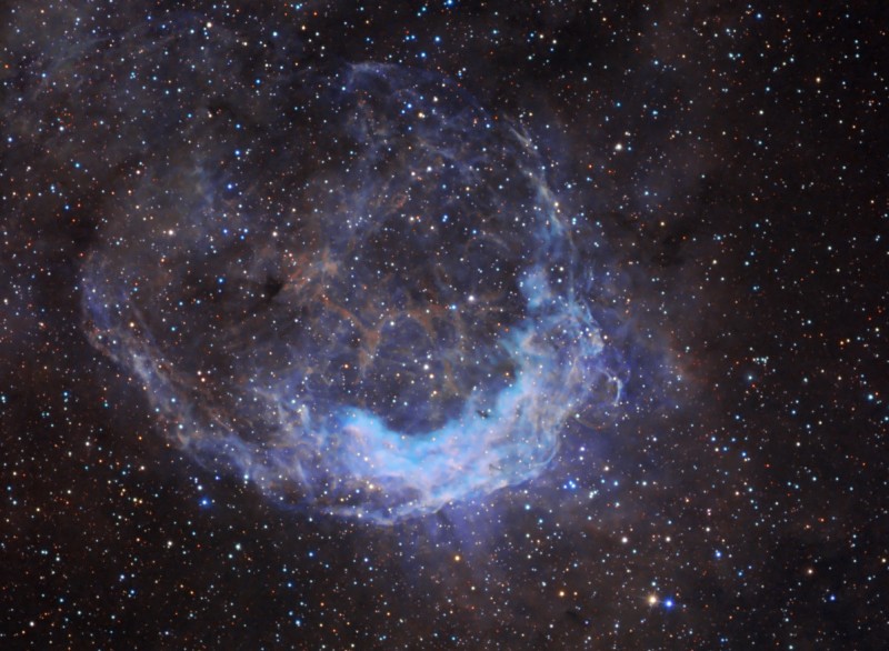 NGC 3199 battue par les vents stellaires