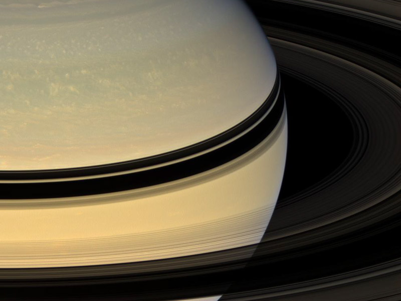 Le verso des anneaux de Saturne
