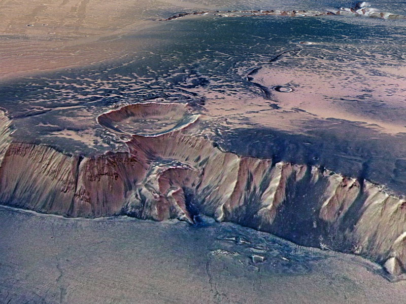Les falaises d’Echus Chasma
