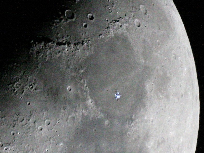 Station spatiale dans la Lune