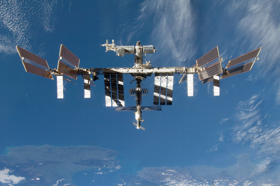 La station spatiale internationale au-dessus de la Terre