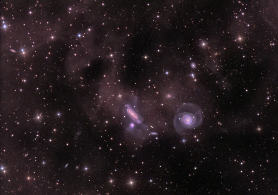 Le groupe de NGC 7771 mord la poussière