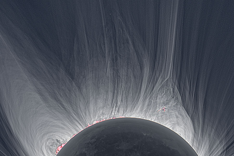 Vue détaillée de la couronne solaire pendant une éclipse