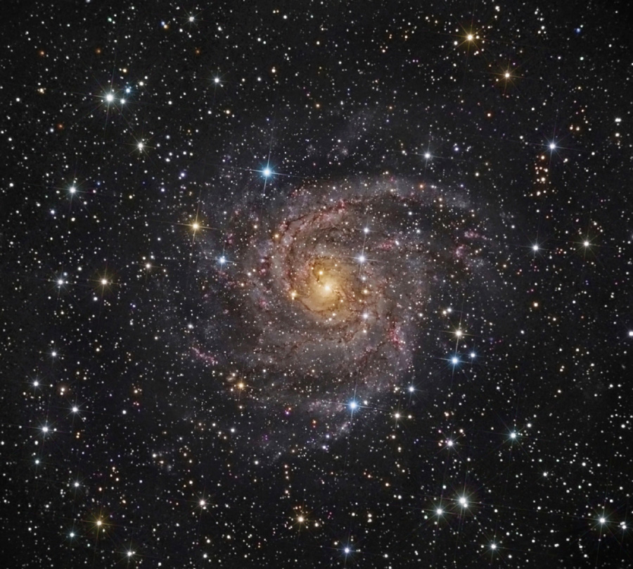 La galaxie cachée IC 342
