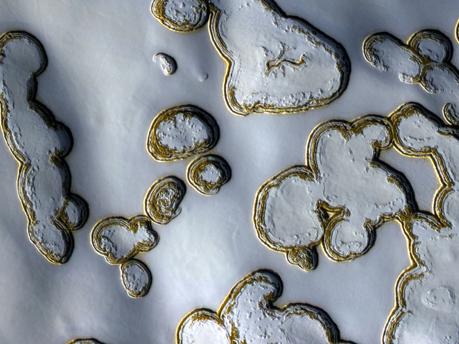 Fosses de glace sèche sur Mars