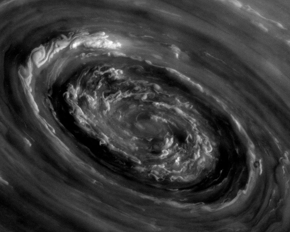 Au coeur du vortex polaire de Saturne