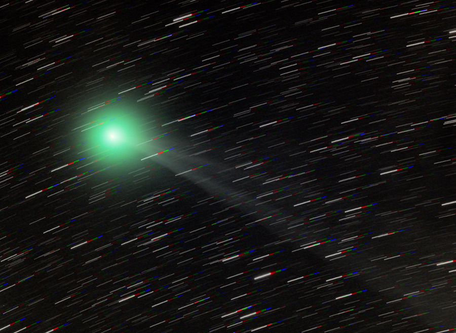 La comète Lemmon près du pôle céleste sud