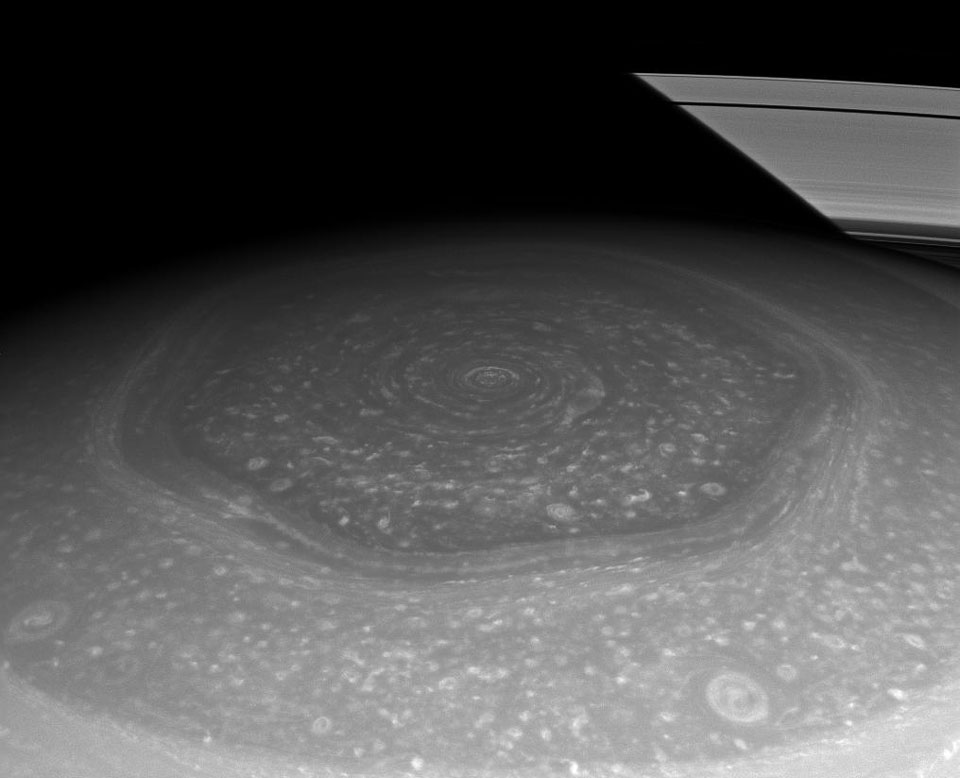 L\'hexagone de Saturne