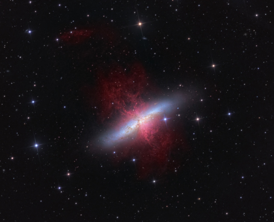 M82, galaxie tempête