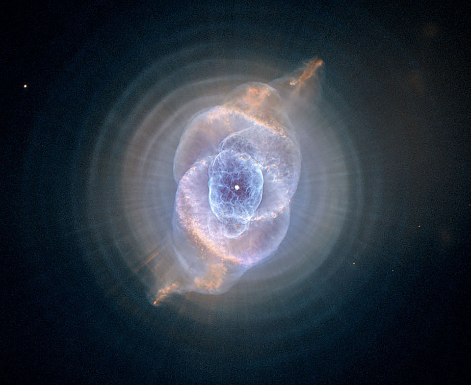 La nébuleuse de l\'Oeil de Chat vue par Hubble