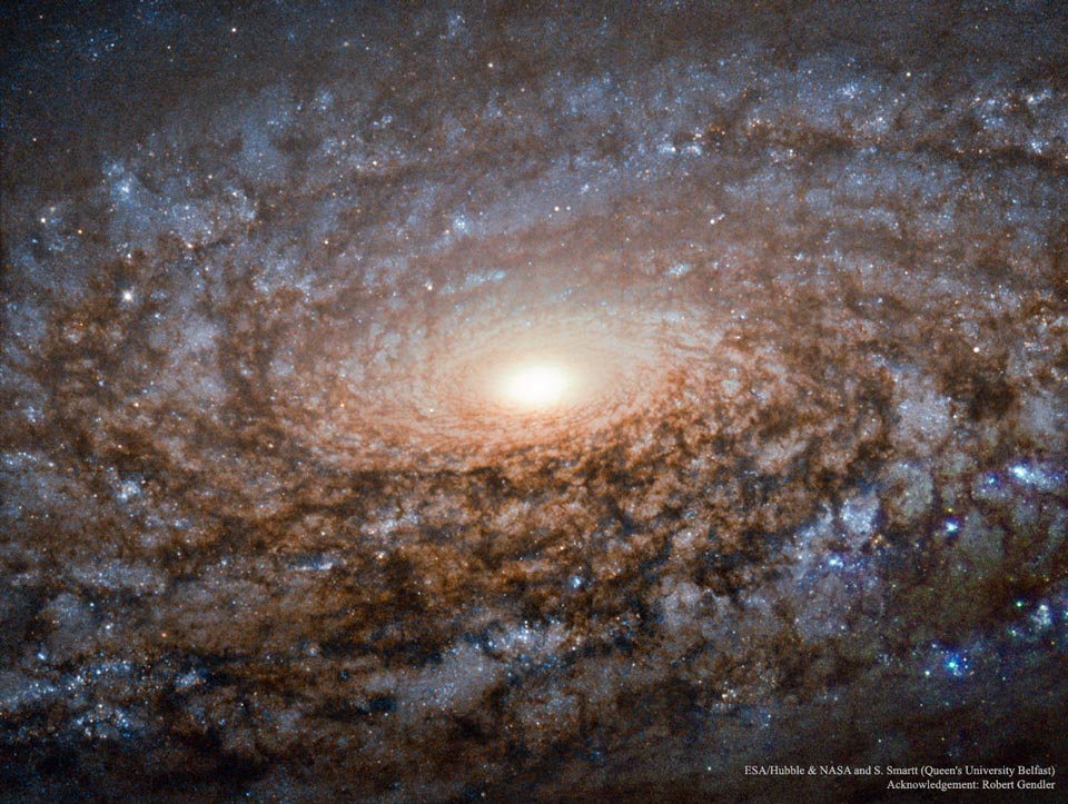 Au coeur de NGC 3521