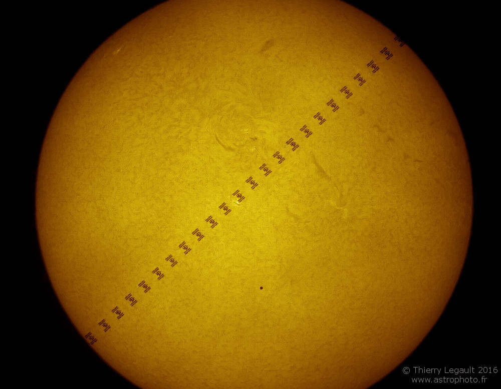 Mercure et l\'ISS devant le Soleil