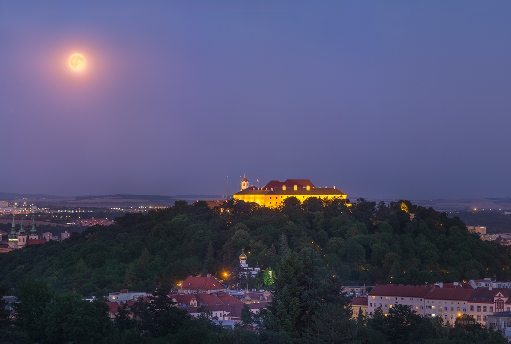 Pleine Lune sur Brno