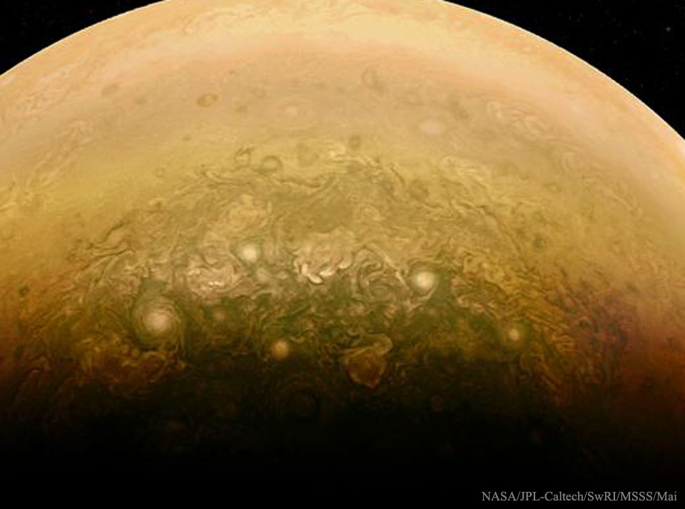 Nuages autour du pôle sud de Jupiter