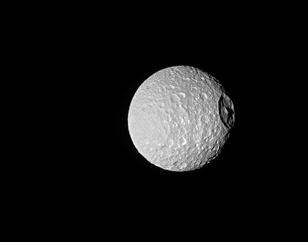 Ombres portées sur Mimas