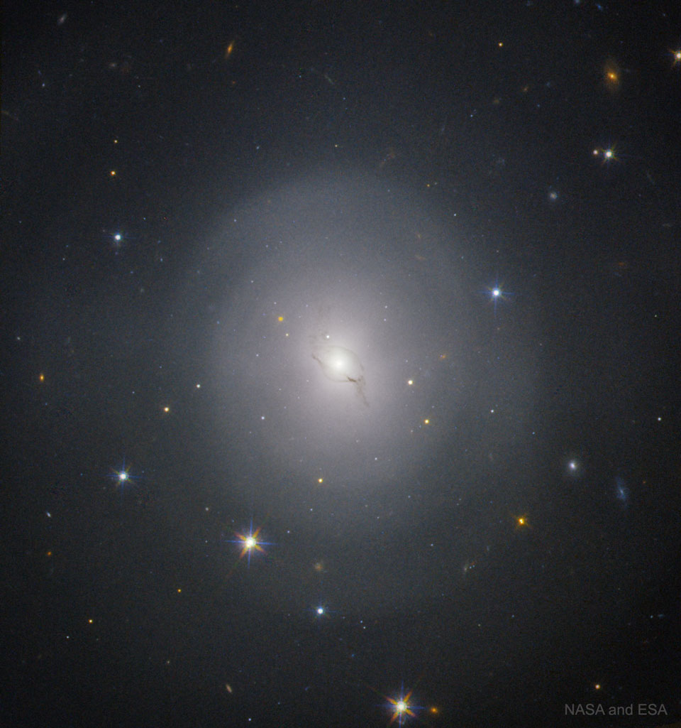 NGC 4993 : l\'emplacement galactique d\'une explosion d\'historique