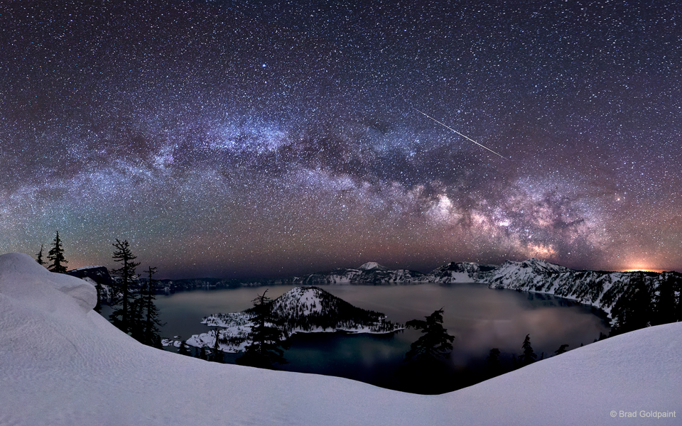 Un météore sur le lac du Cratère