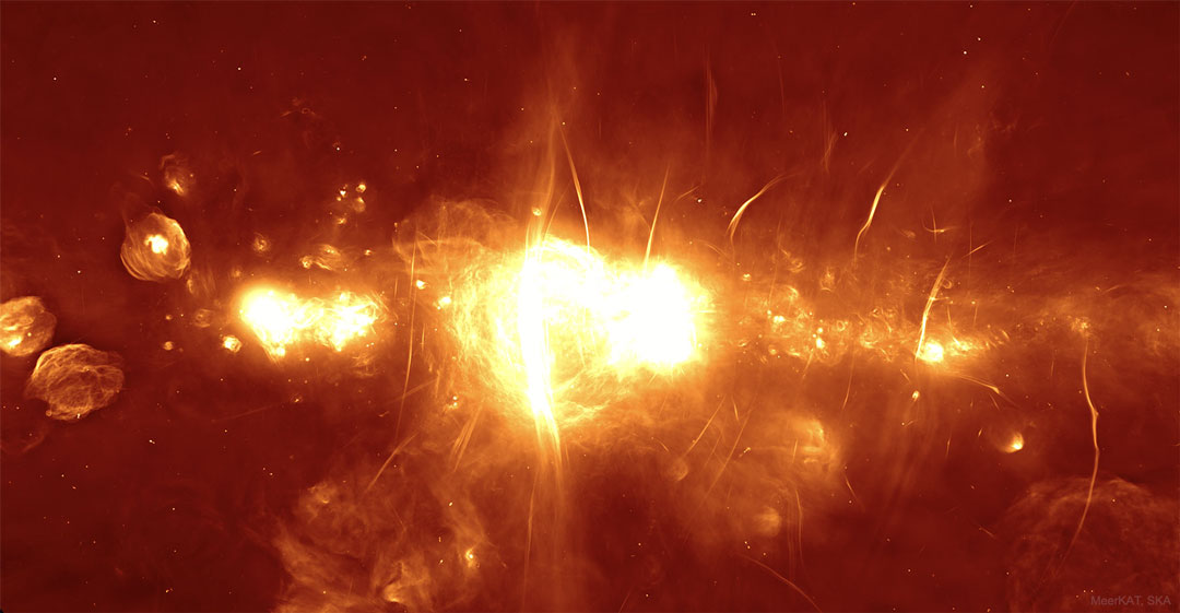 Le centre galactique vu dans les ondes radio par MeerKAT