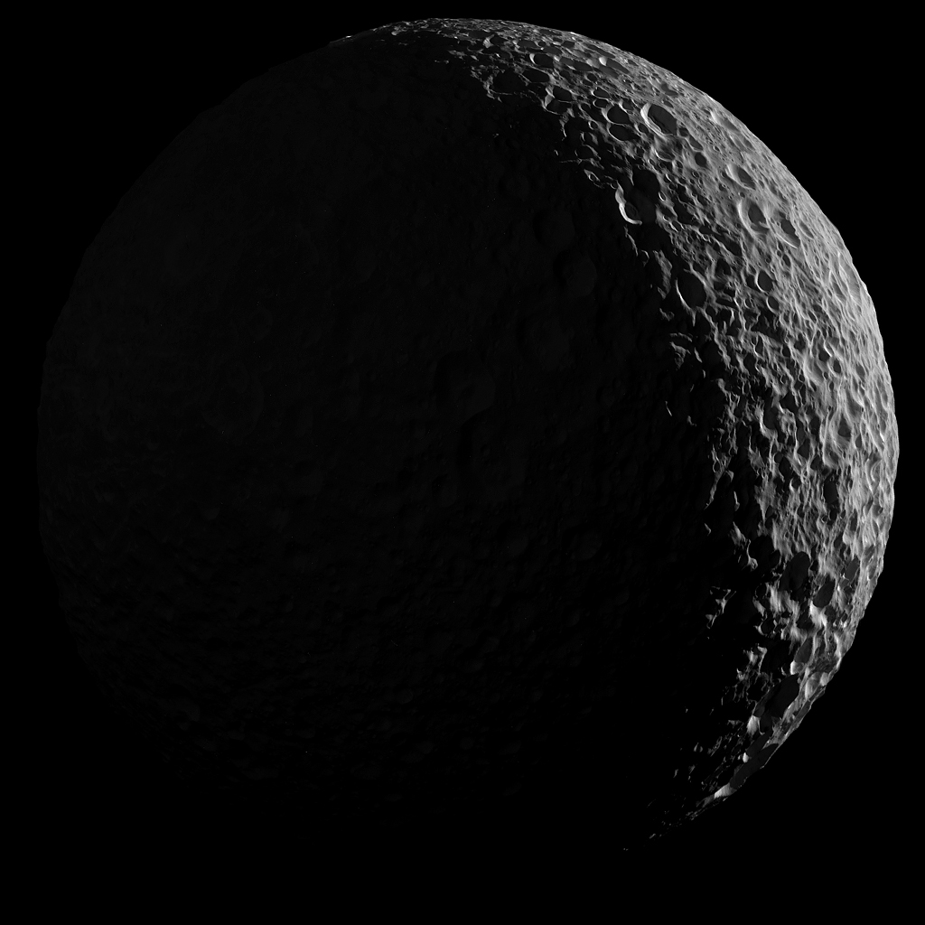 Mimas au clair de Saturne