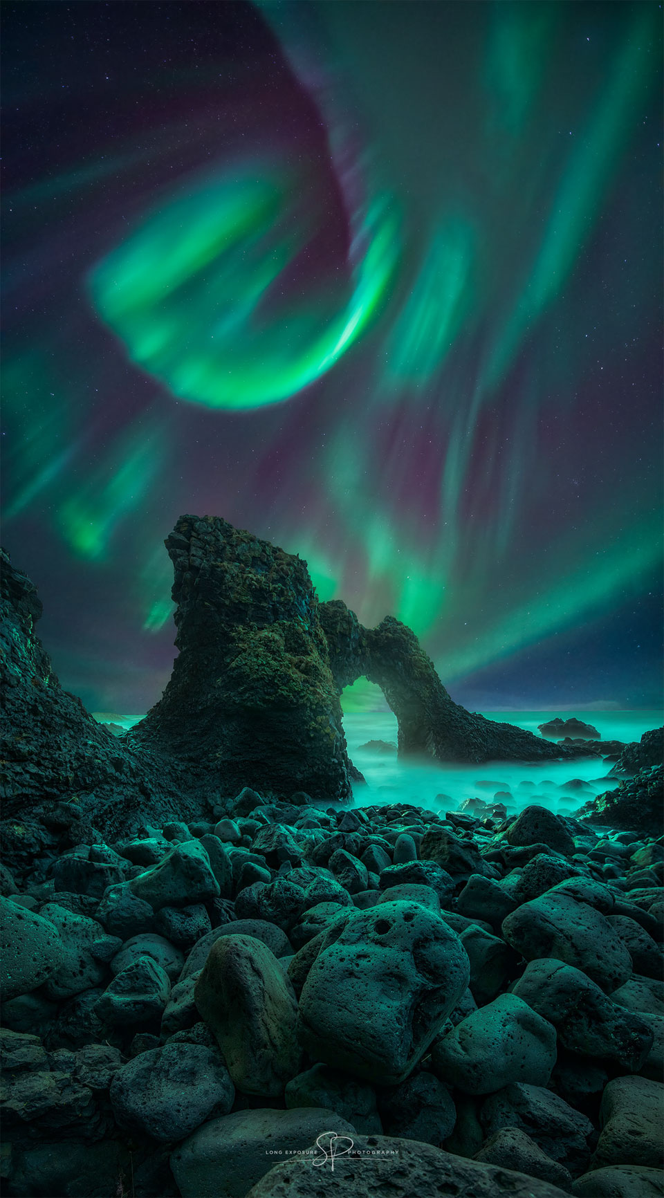 Spirale d\'une aurore au-dessus de l\'Islande