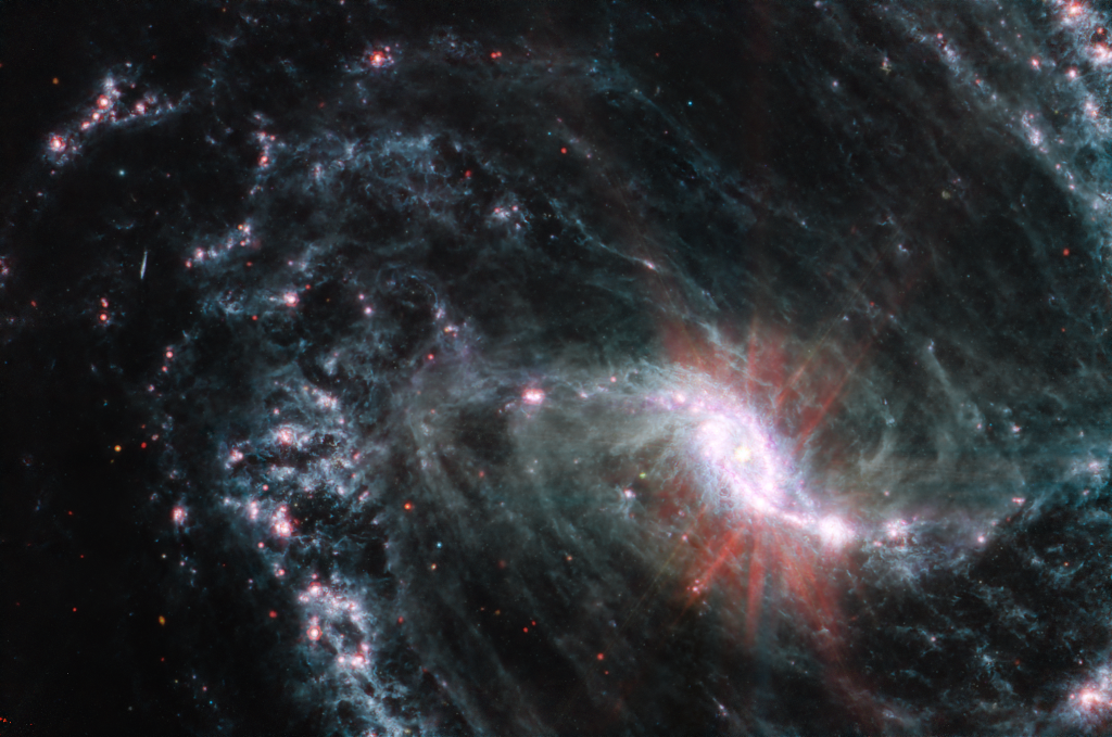 La galaxie spirale barrée NGC 1365 vue par le télescope Webb