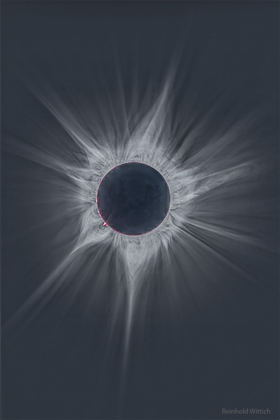 Eclipse totale et grande couronne