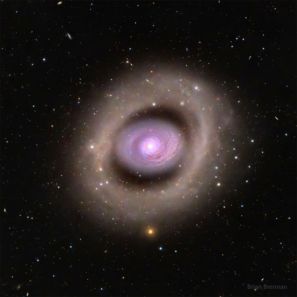 M94, galaxie à double anneau