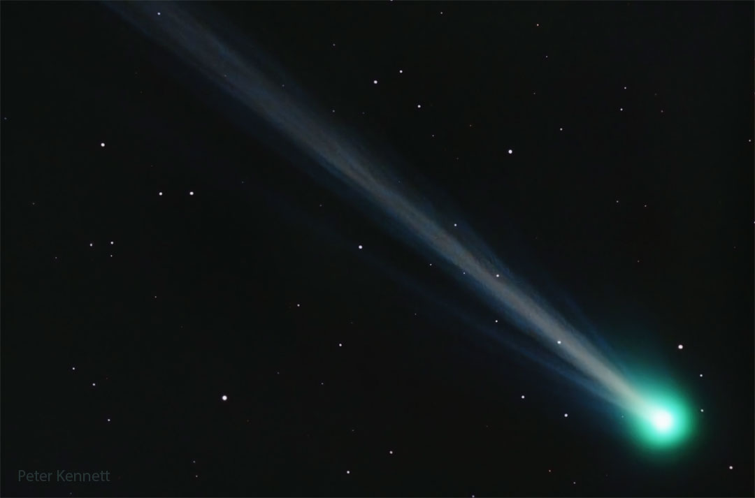 La comète Nishimura se déploie