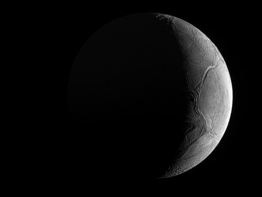 Encelade en croissant